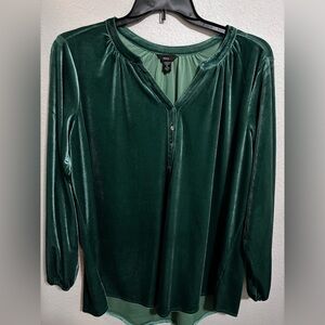 Intro. Women’s Plus Velour top NWT